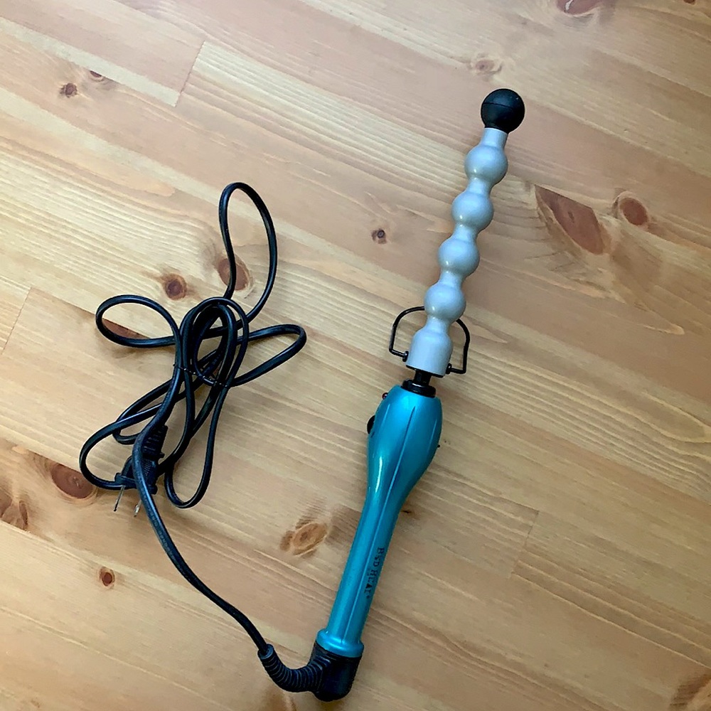 Bed Head bubble wand for tousled waves and texture